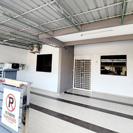 Bk House Melakaヴィラ エクステリア 写真